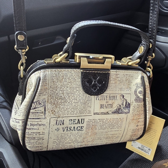 Patricia Nash Newspaper Print Collection Crossbody Bag NWT - Picture 2 of 6